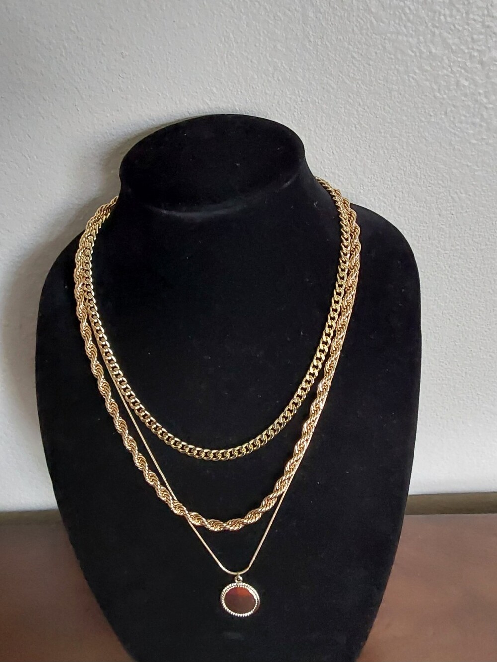 3 Layered‎ Rope  Gold Tone Chain - Picture 4 of 5